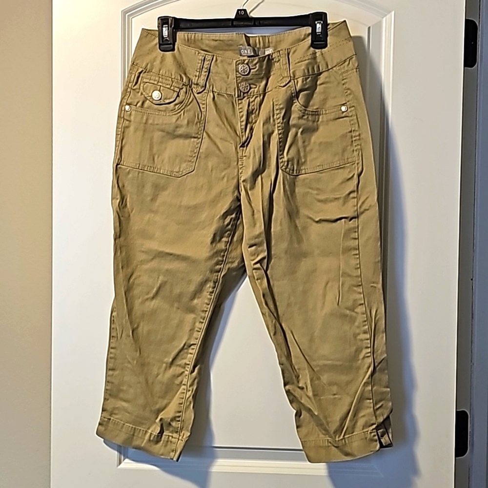 One5one Capris